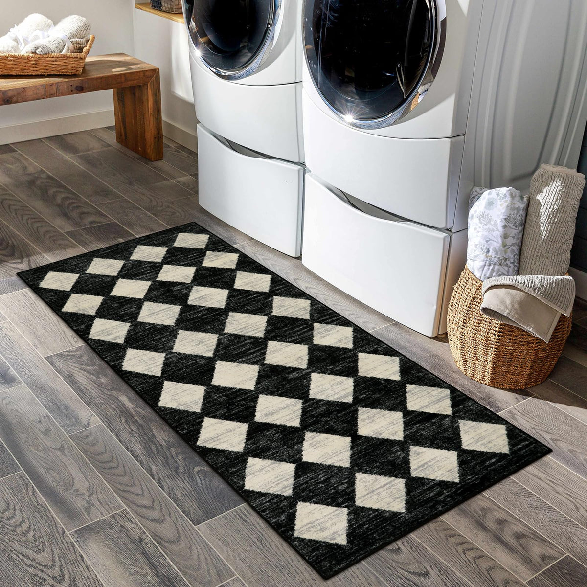 Lahome Zelie pet-friendly rug withstands daily use