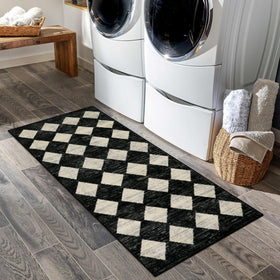 Lahome Zelie pet-friendly rug withstands daily use