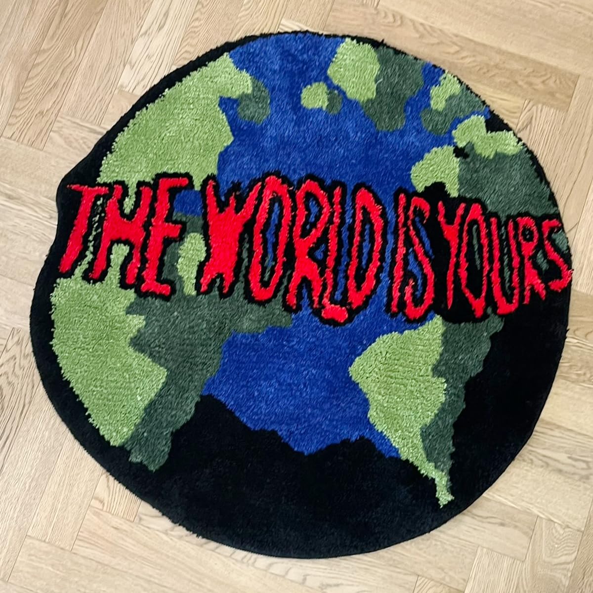 LAKEA Earth Round Mat easy care design; shake or vacuum to refresh.