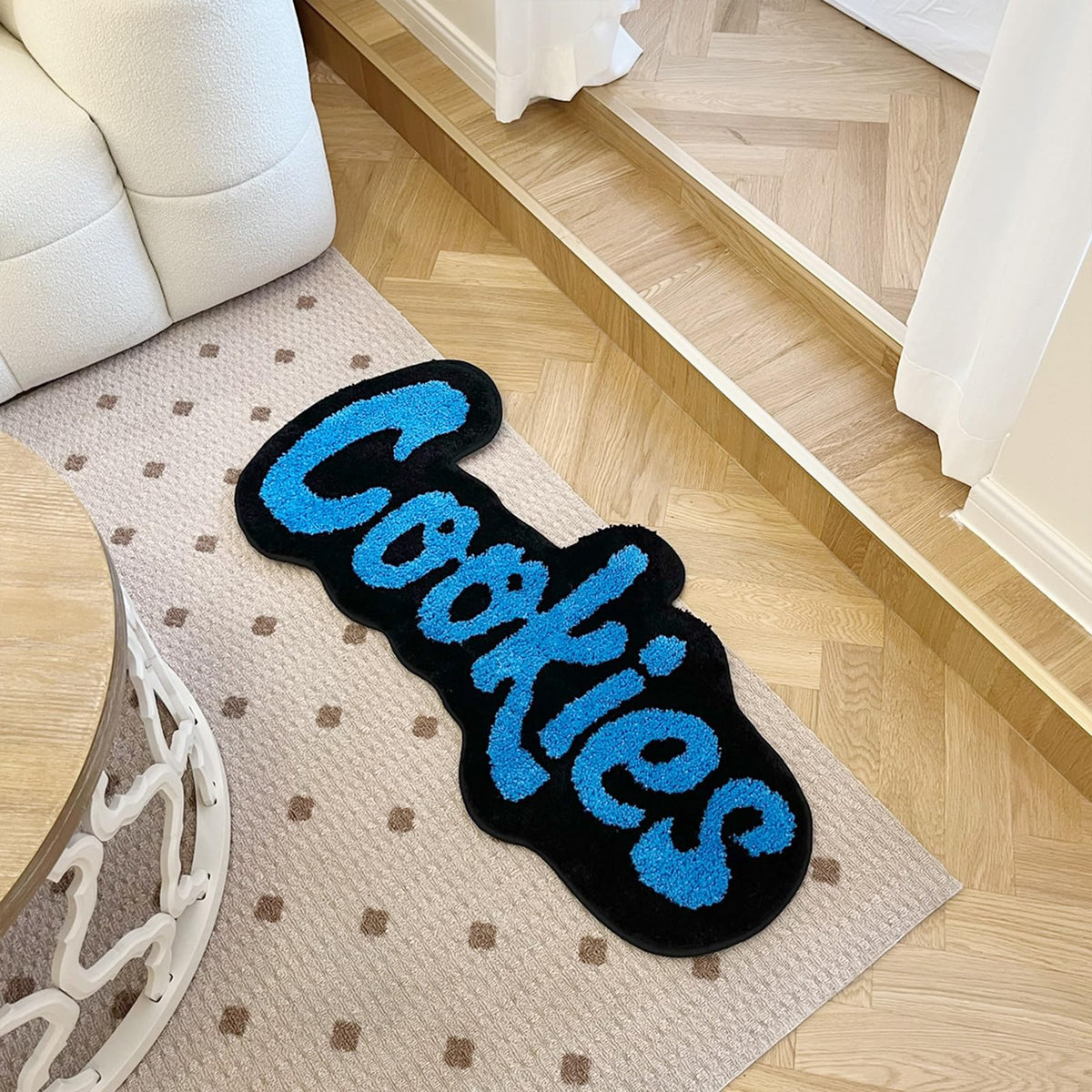 LAKEA Cookies Rug blue easy to clean with light vacuuming.