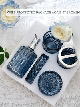 LaMarriti glass detail closeup highlights thick crystal glass and weight.