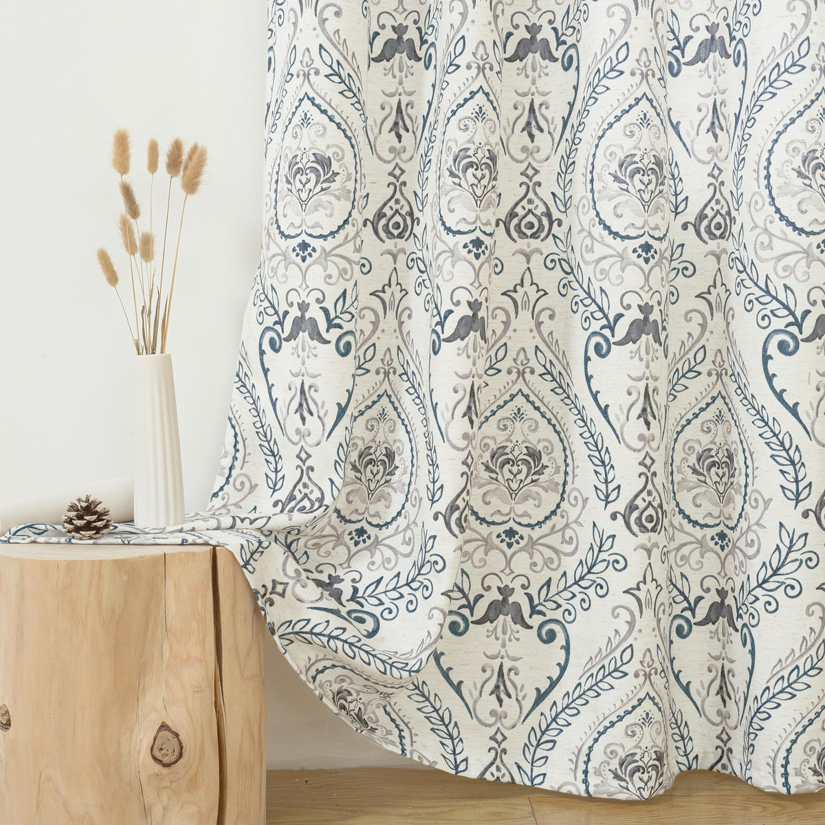 LAMIT easy-hang design supports quick installation with standard rods.
