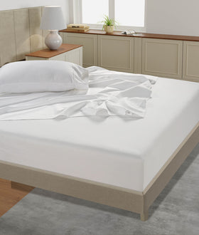 Hotel collection hem detail on Lane Linen sheets for a refined bed look