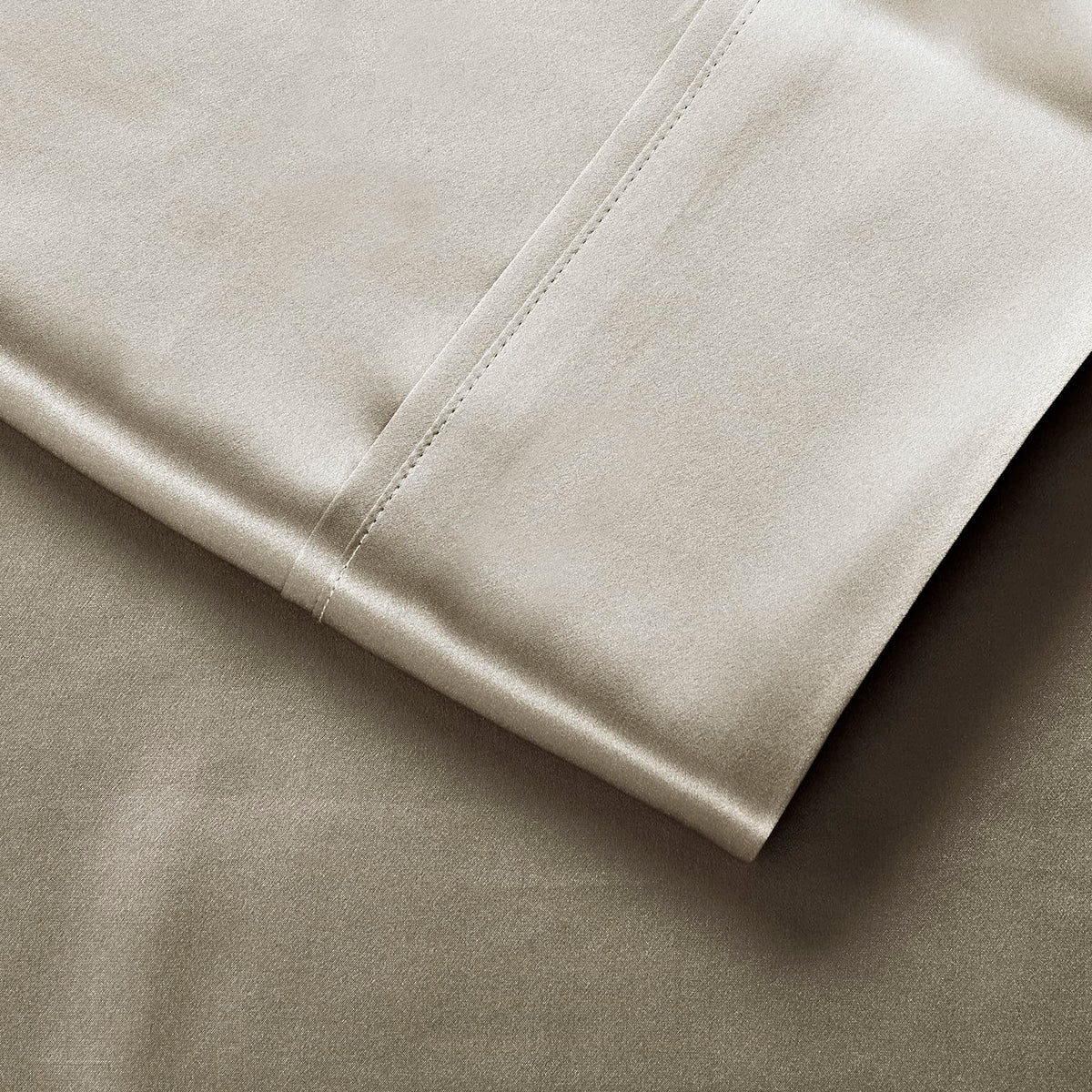 Gift-ready Lanest Housing satin sheets packaging ideal for gifting.