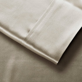 Gift-ready Lanest Housing satin sheets packaging ideal for gifting.