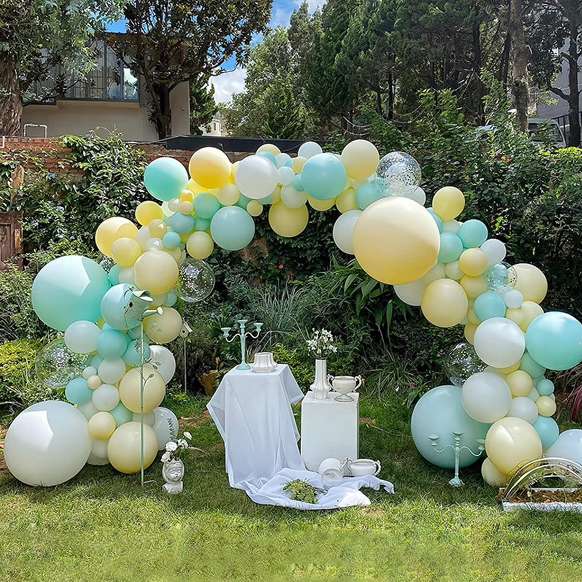 LANGXUN pump helps quickly inflate balloons for a smooth setup.