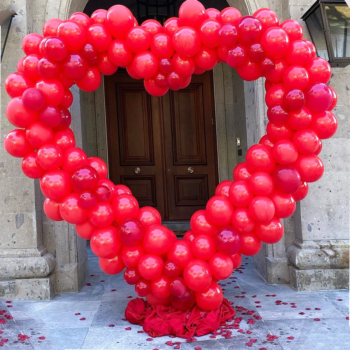 LANGXUN Bridal Shower Arch creates charming photo moments and party decor.