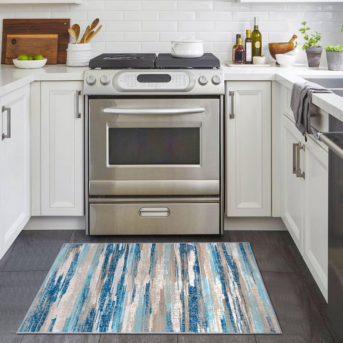Lansny 2x3 entryway rug by the front door is washable for busy homes