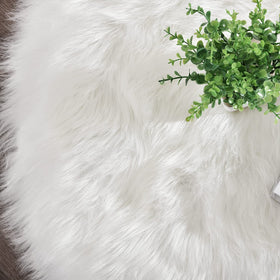 Latepis White Round Rug 3ft diameter for versatile room layouts.