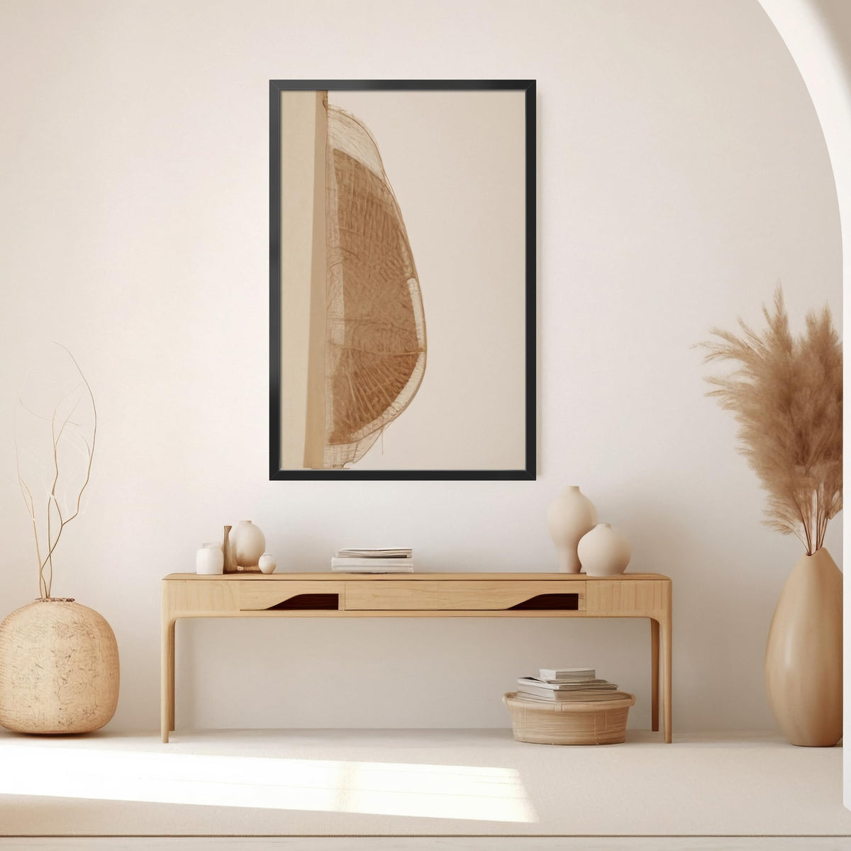 LaVie Home classic black design complements many decors.