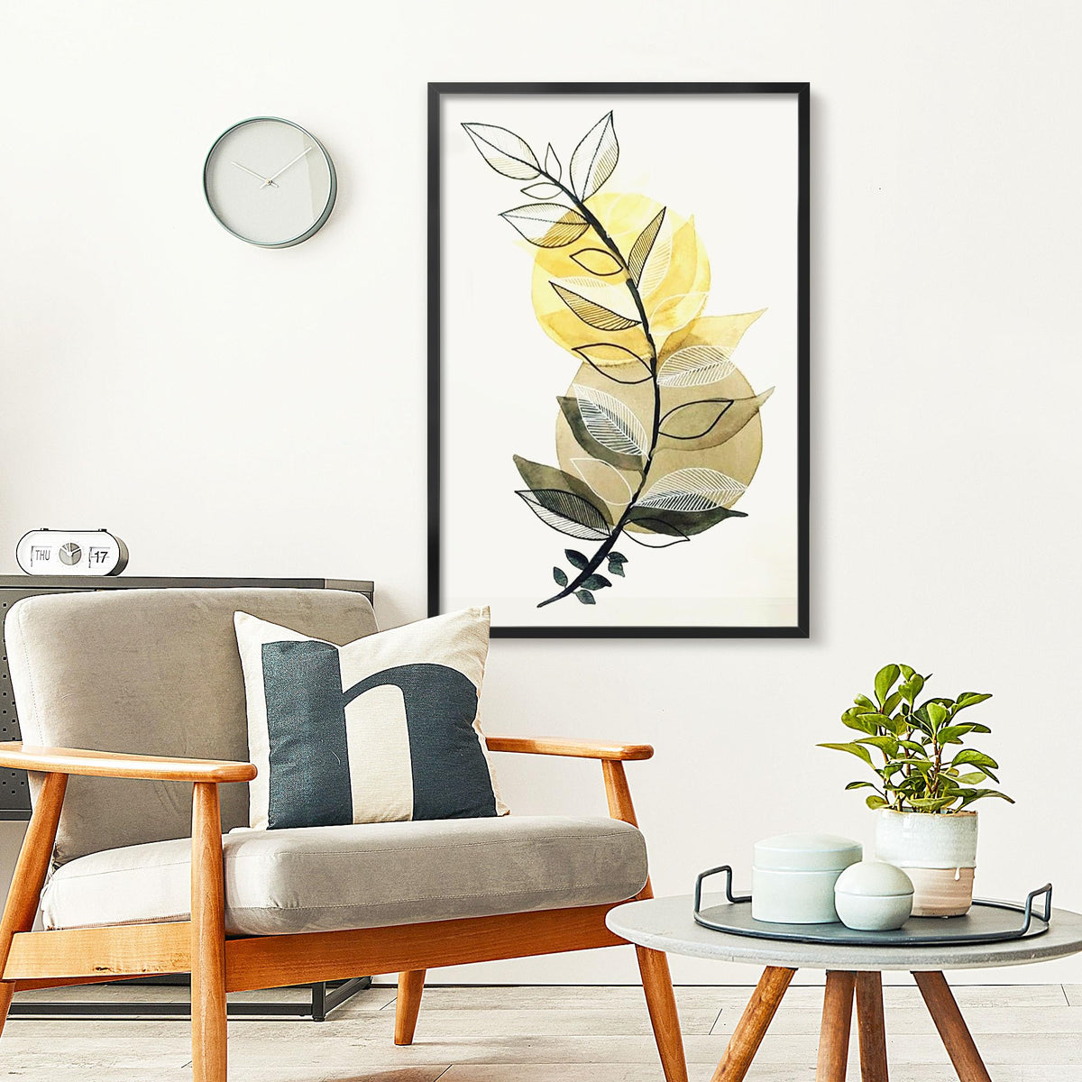 Lavie Home classic frame suits living rooms and offices.
