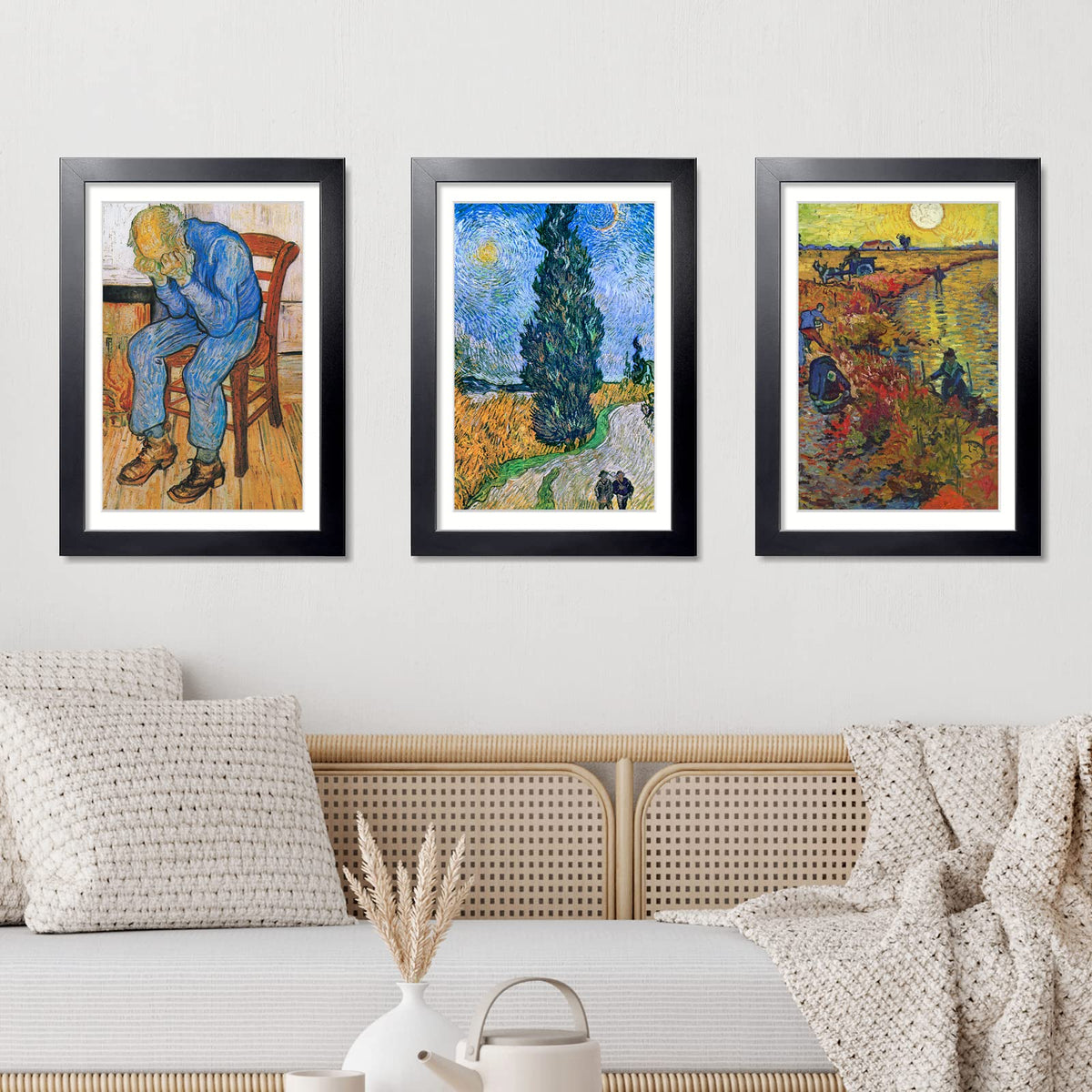 LaVie Home 13x19 frame in portrait orientation displaying a memory.