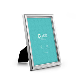 LaVie Home wall-mount 5x7 silver frame highlights photos with crystal-clear viewing.
