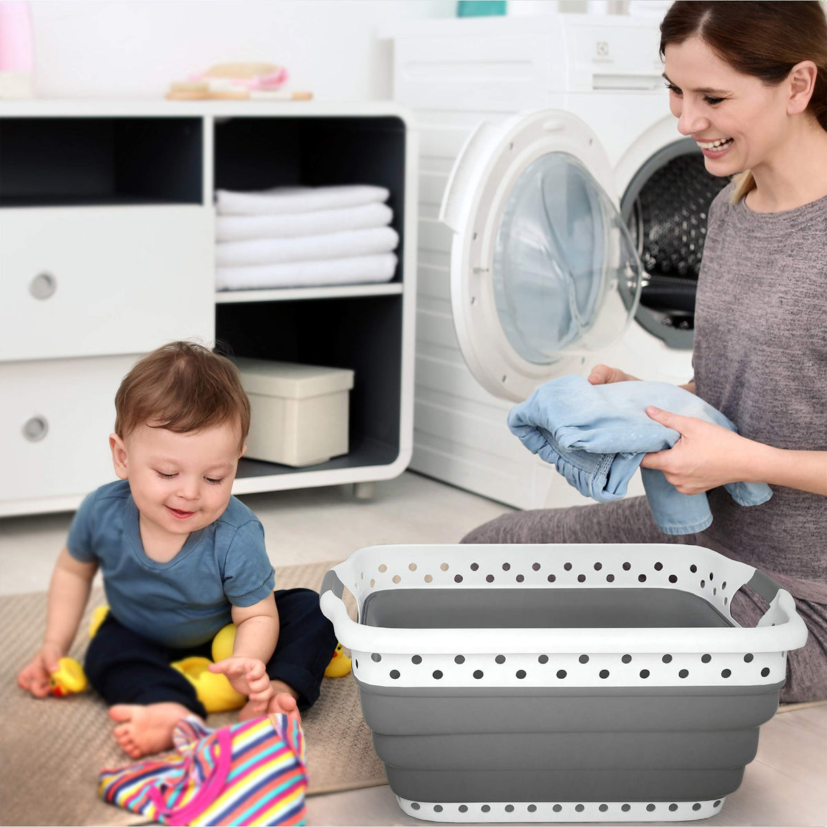 Lavish Home dorm-friendly laundry basket fits small rooms and shared spaces.