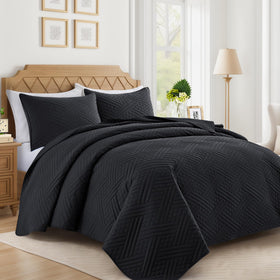 Lavsiry black quilt queen striped pattern for elegant all-season bedding.