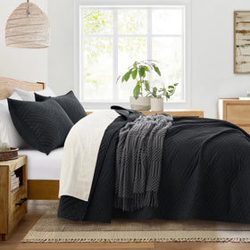 Lavsiry soft-microfiber fabric provides a gentle touch and breathable comfort.