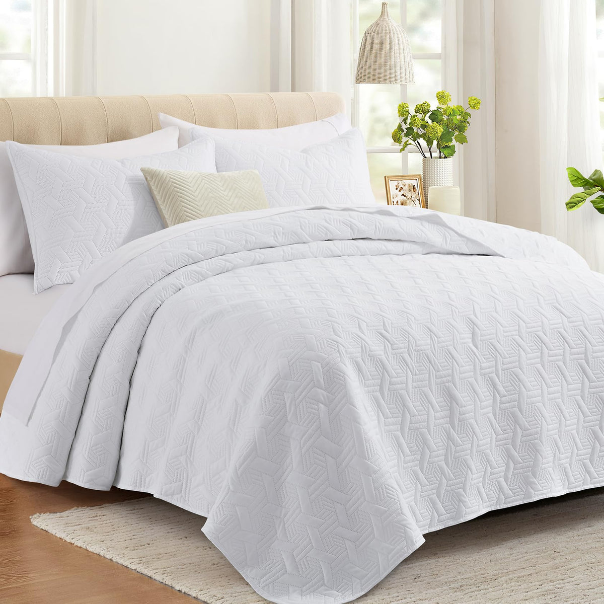 Lavsiry white king-size quilt set on bed for breathable, lightweight comfort.