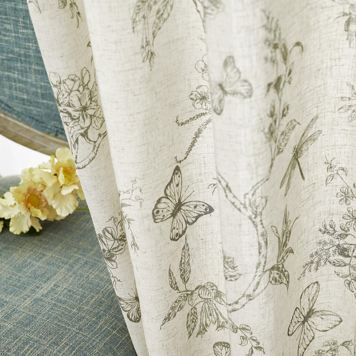 Lazzzy Charlotte close-up of open weave shows durable linen blend.