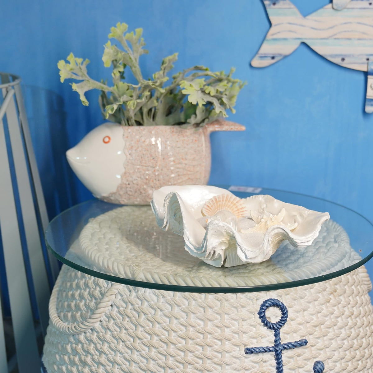 LCdecohome shell bowl centerpiece for dining table adds coastal sophistication.