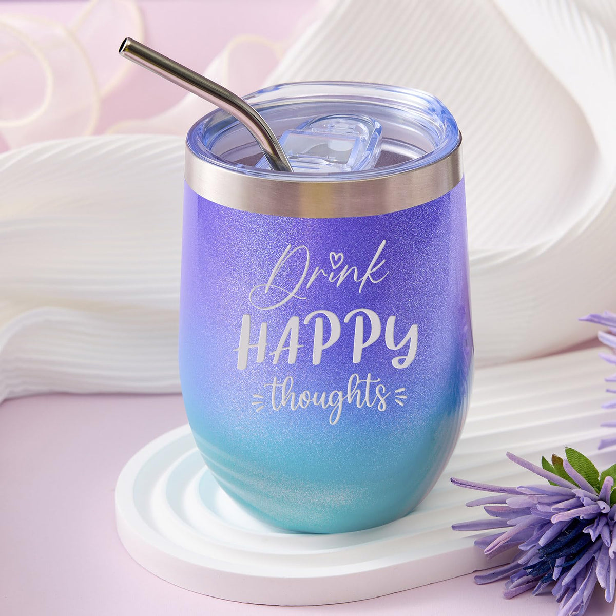 LE CADEAU lavender scented candle with plant oils for ambiance