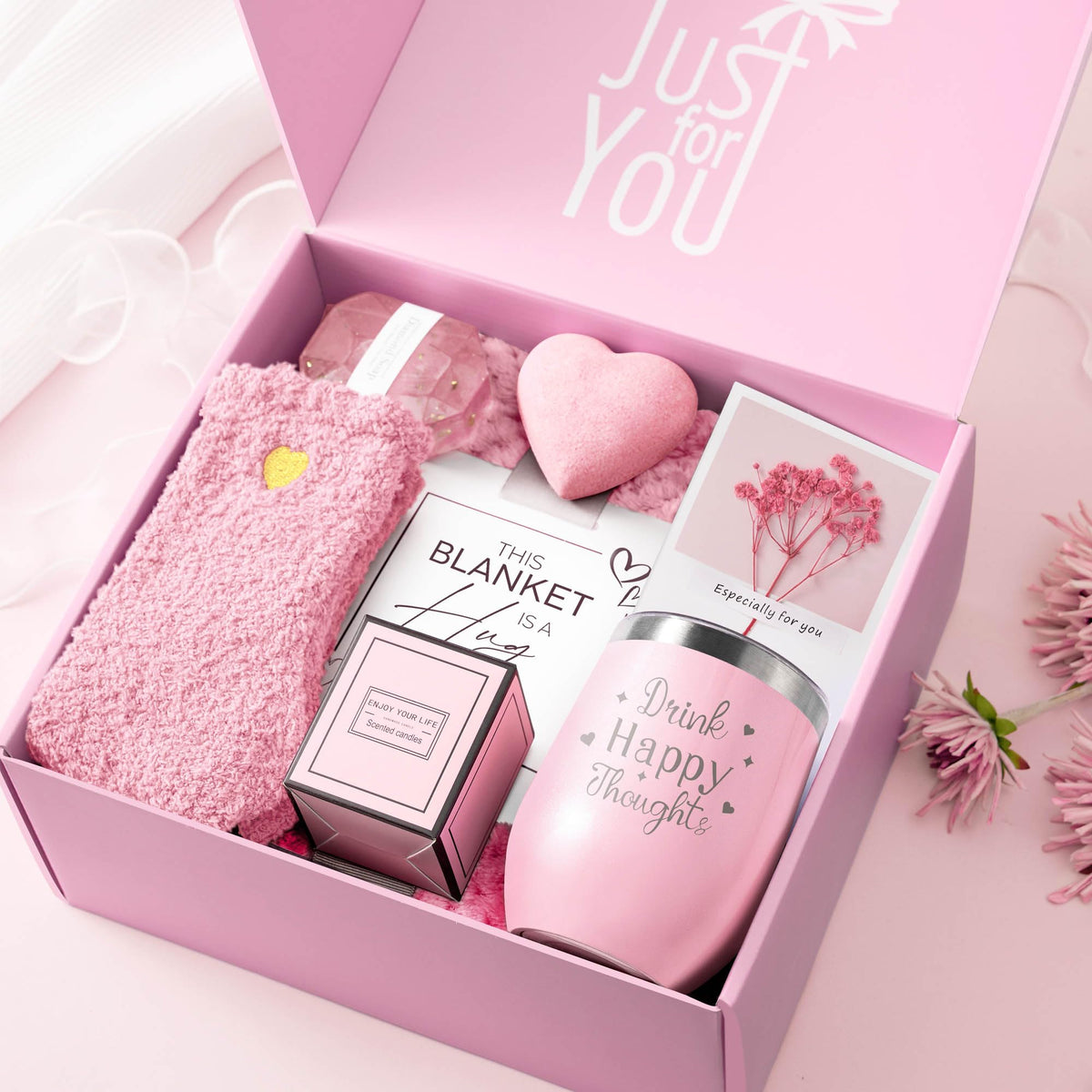 LE CADEAU self-care gift box with plush blanket for cozy warmth
