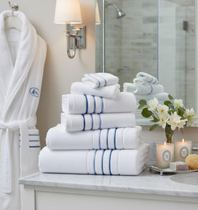 Le fil blanc towel closeup shows blue stripe and stitching
