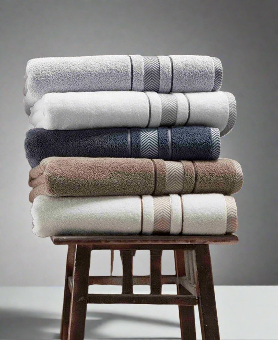 Le fil blanc towels paired in a basket for quick dry routines