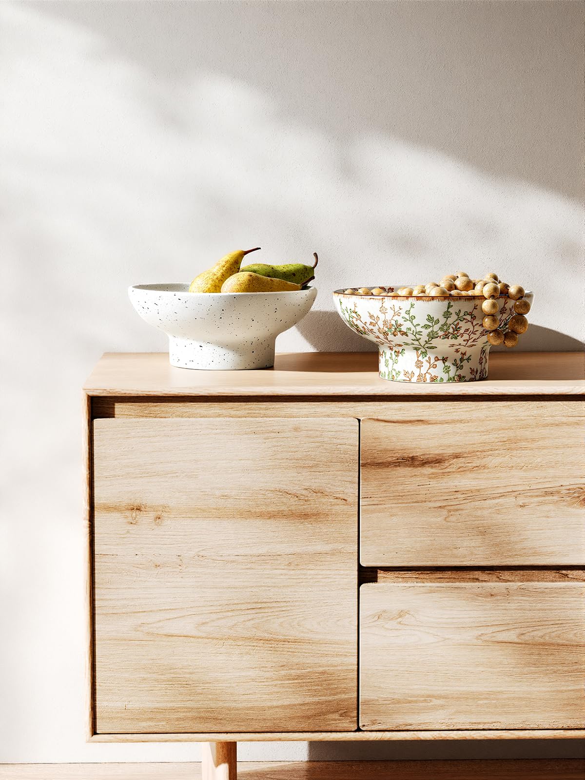 LE TAUCI entryway key bowl keeps wallets and keys neatly corralled.