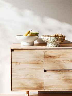 LE TAUCI entryway key bowl keeps wallets and keys neatly corralled.