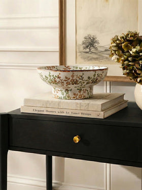 LE TAUCI vintage botanical design complements cottage decor beautifully.