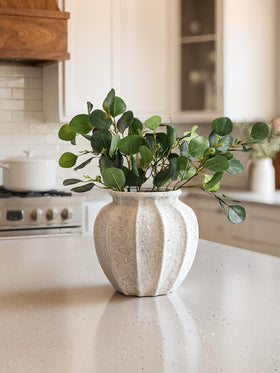 LE TAUCI solid vase doubles as a standalone sculpture for living rooms.
