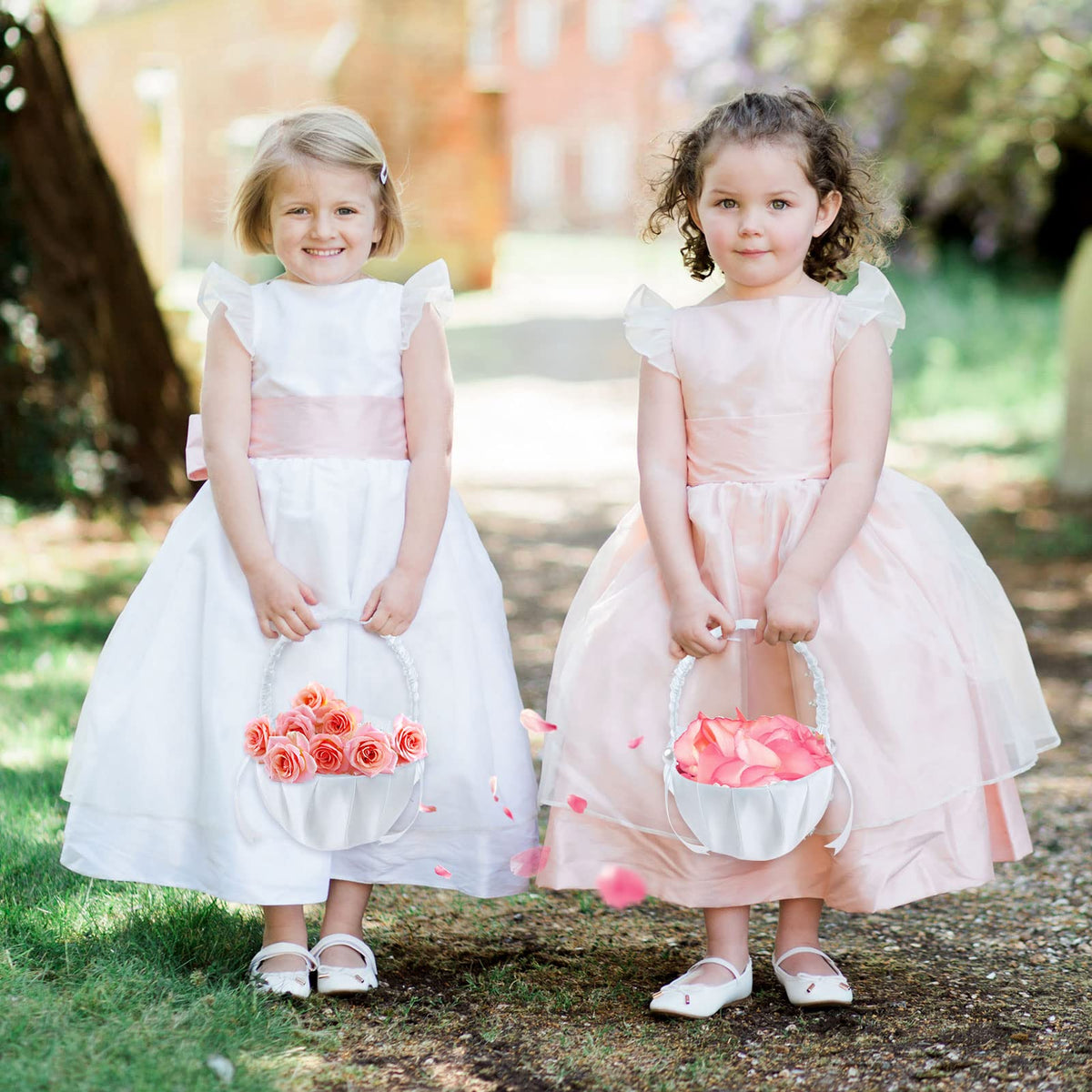 Lebsitey flower basket featuring wrinkle design for timeless wedding style.