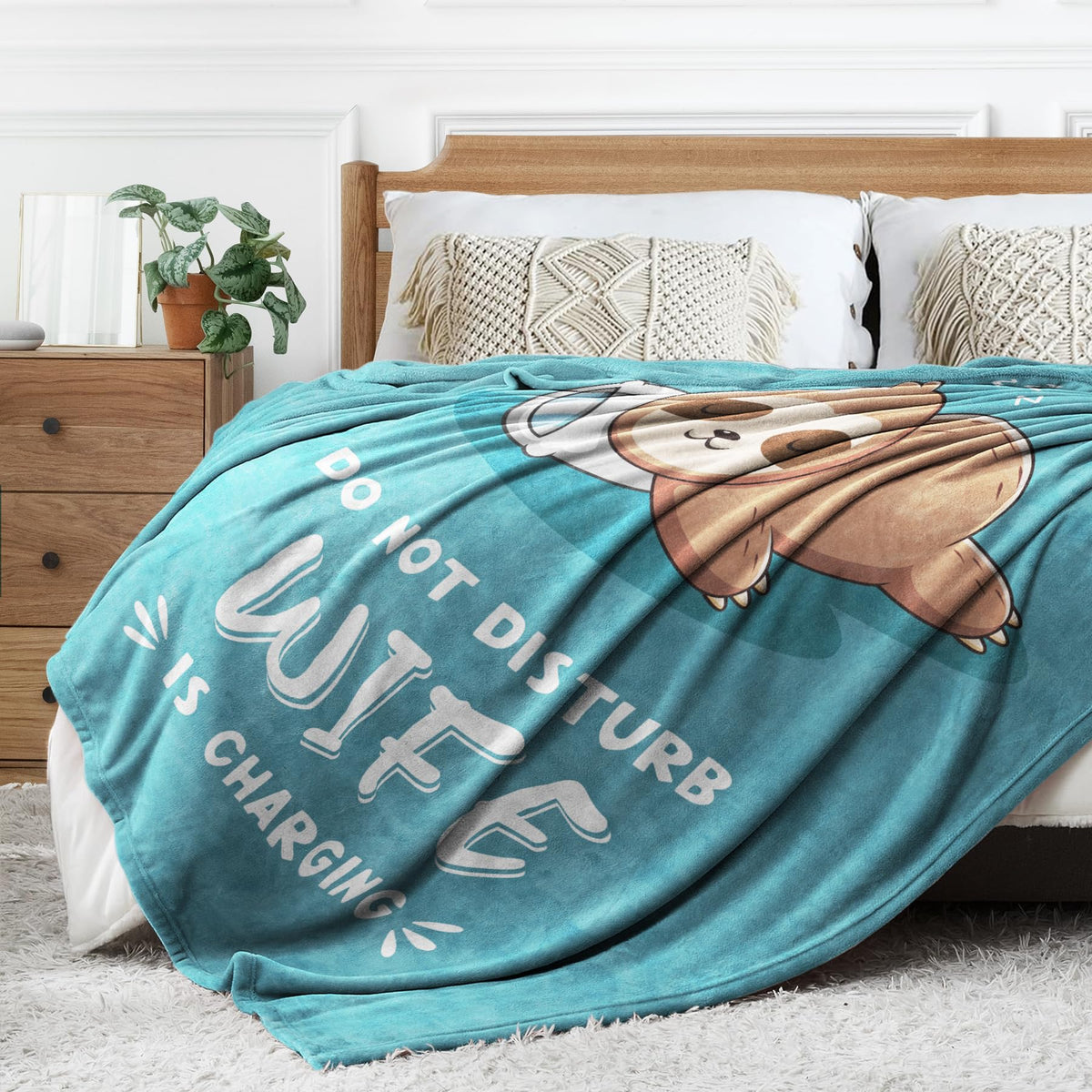 Leebbsin machine-washable blanket stays plush after washing