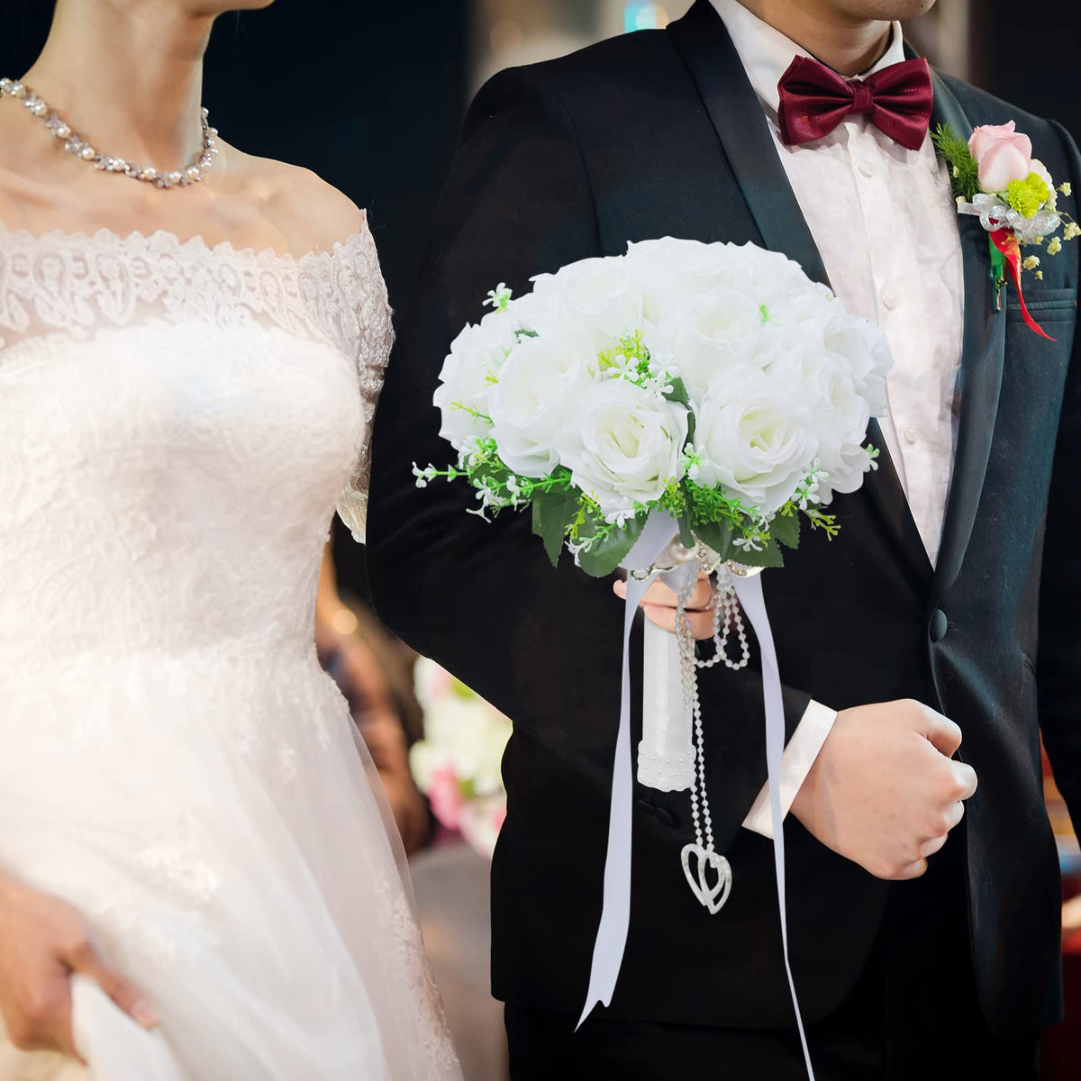 LEIFENY versatile bouquet suitable as toss bouquet or keepsake