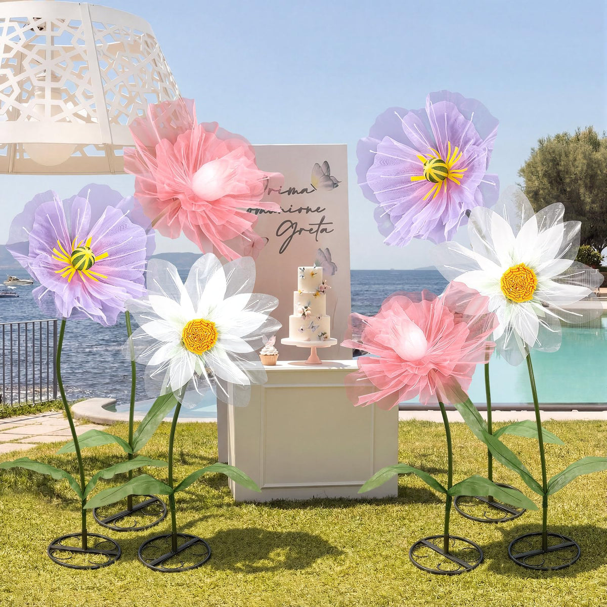 Leinuosen giant mesh white flower enhances elegant photo backdrops.