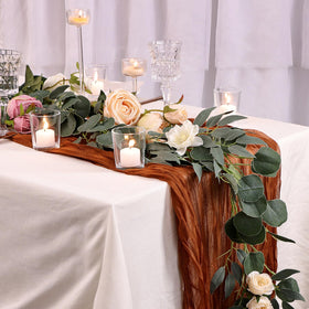 Letine wedding decor clear candle holder enhances centerpiece aesthetics.