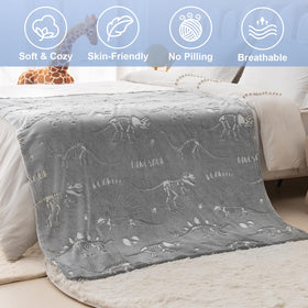 Levens Dinosaur World blanket is machine washable for easy care
