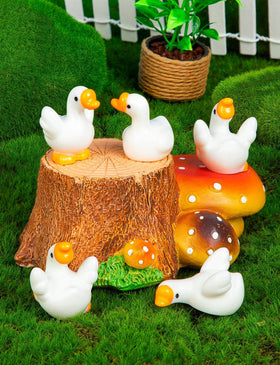 LHSYFBZ goose figurine aquarium-decor complements aquatic mini landscapes.