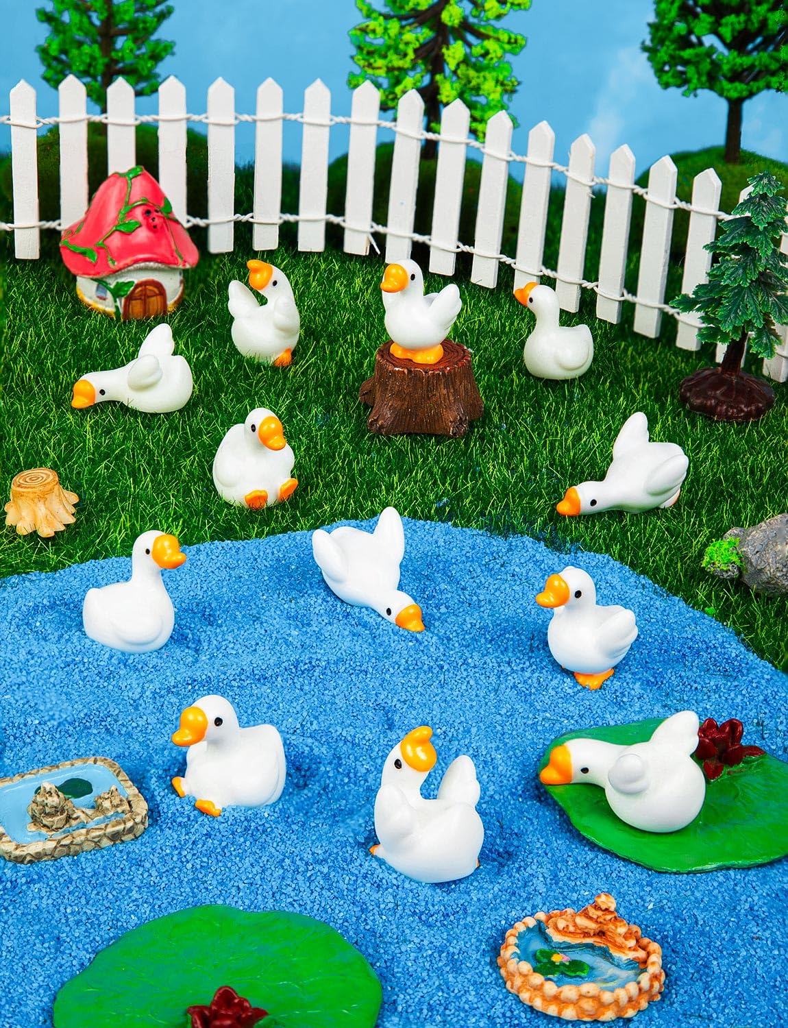 LHSYFBZ goose figurine garden-lawn offers whimsical touch for outdoor displays.