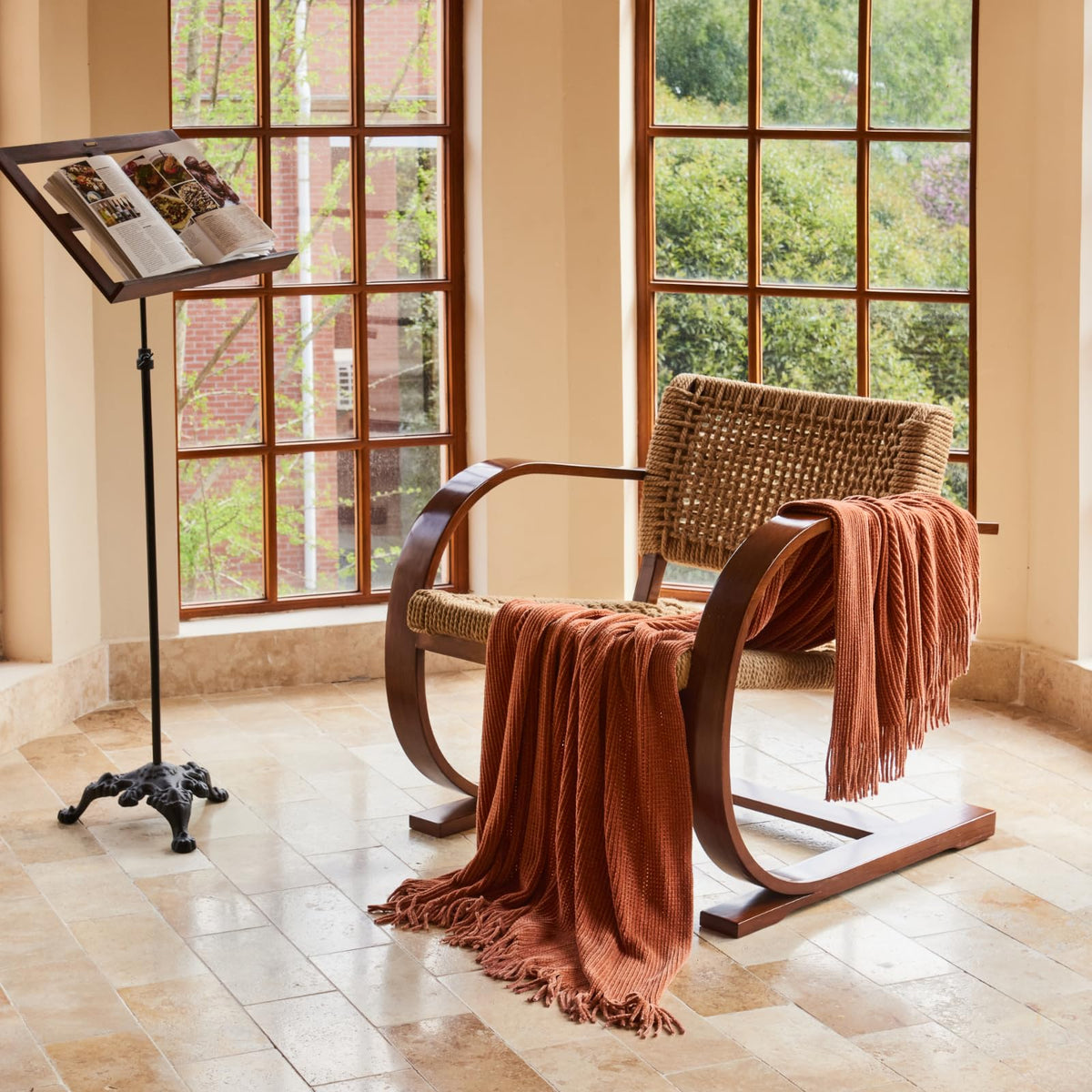 Lifein all-season throw blanket provides lightweight breathable coverage