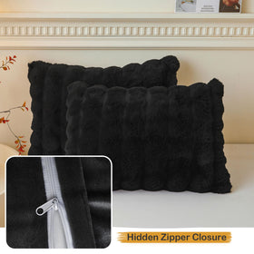 LIFEREVO easy-care plush pillowcase in black withstands frequent washing.