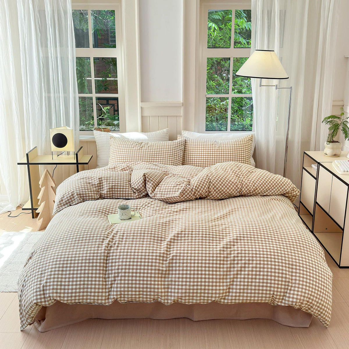 LifeTB lightweight comforter set offers all-season warmth and breathable softness.