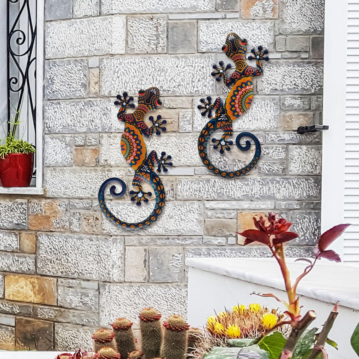 LIFFY gecko wall art makes a thoughtful gift for lizard lovers