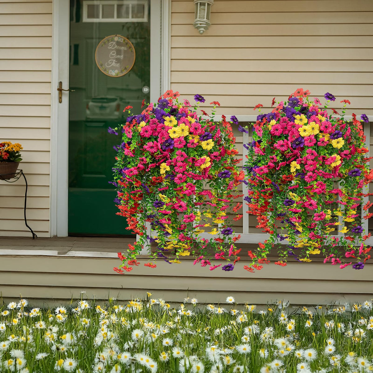 LikSoor four-vine set creates fuller garden displays.