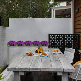 LikSoor no-fade outdoor flowers resist wind and sun for year-round displays.