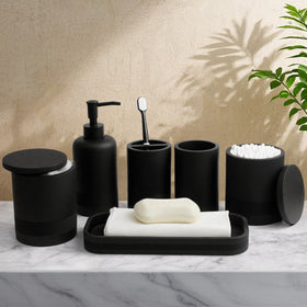 LIN CHUAN toothbrush holder in matte black keeping brushes tidy