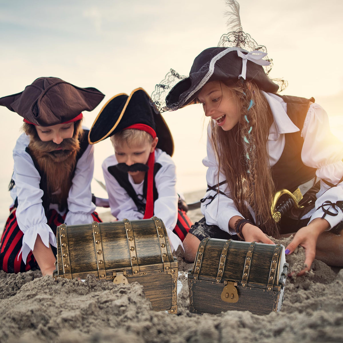 Lingway Toys treasure chest open with locks and keys for safe prize storage