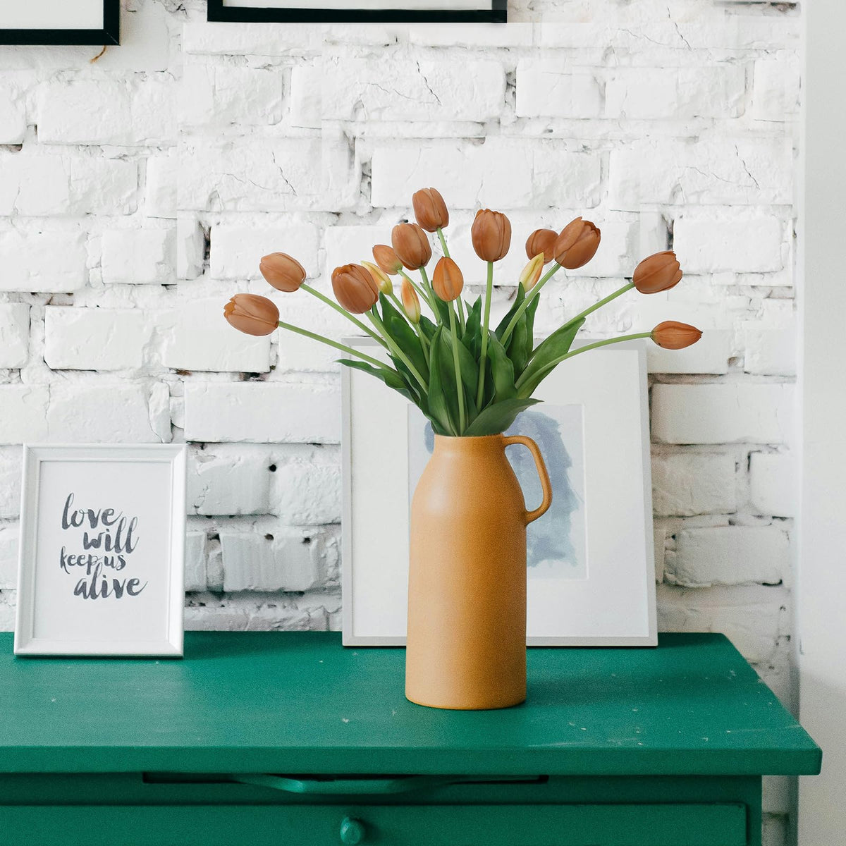 LINSIE coffee tulips ideal for outdoor wedding centerpieces and festive decor.