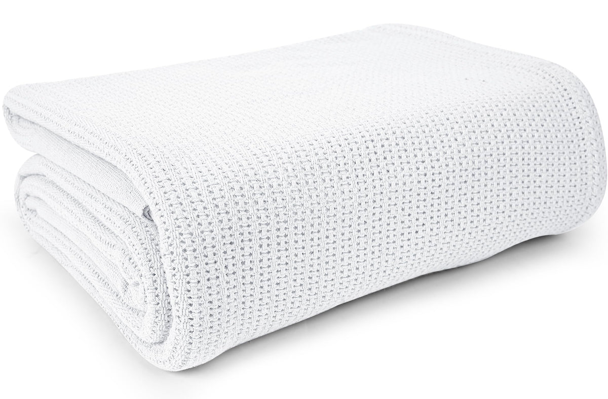 Linteum white hospital blanket showing soft cotton and generous 66x90 coverage