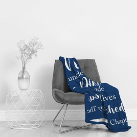 Linxher blanket used outdoors and in a car, signaling travel-ready warmth.